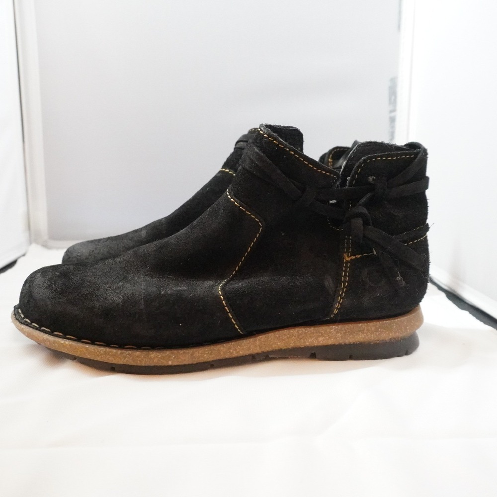 BORN Wynter Black Suede Ankle Boots Side Zip Women's Size‎ 7 Winter EUC